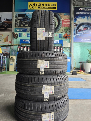 Lốp ô tô Michelin Pilot Sport 4 MO1 235/40R18 nhập khẩu Đức