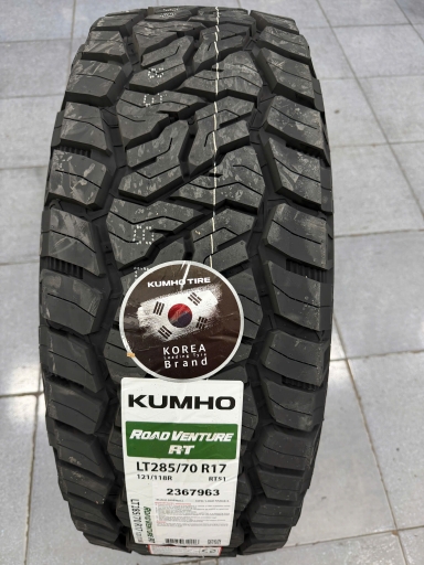 Lốp địa hình Kumho Road Venture RT51 285/70R17 từ Hàn Quốc